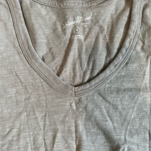 Gray Target V Neck Shirt - Picture 3 of 3